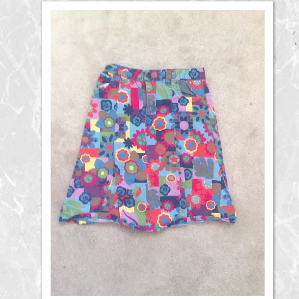 Cute multicolor skirt!
